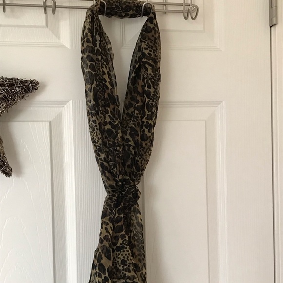 Leopard print sheer long scarf - Picture 2 of 5